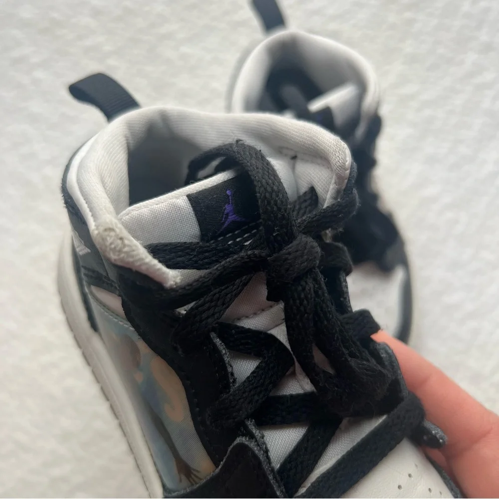 Air Jordan 1 Mid ‘Hologram’, Size 9C - Picture 5 of 10